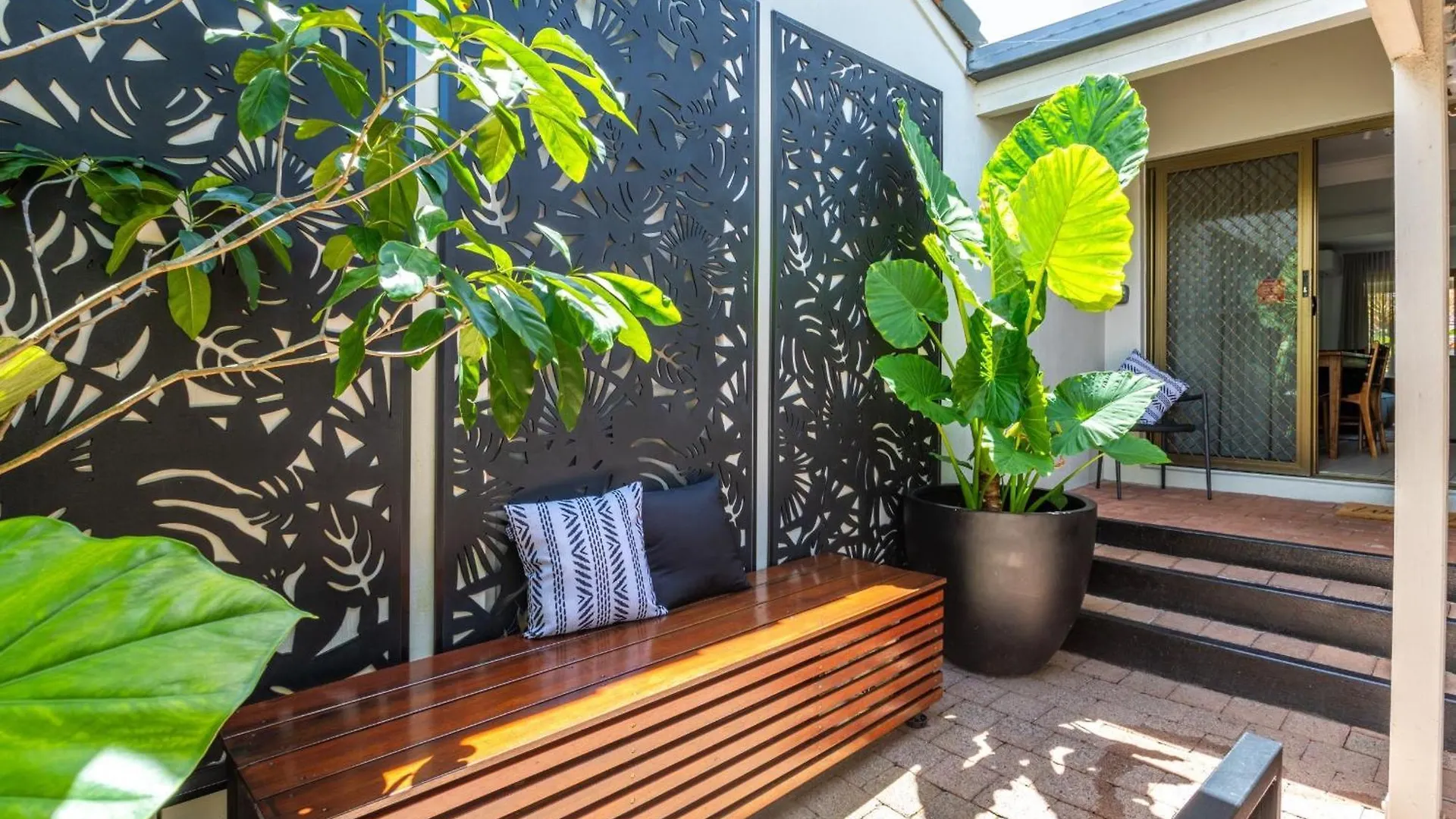 ***  Nautilus Noosa Resort Noosaville Australia